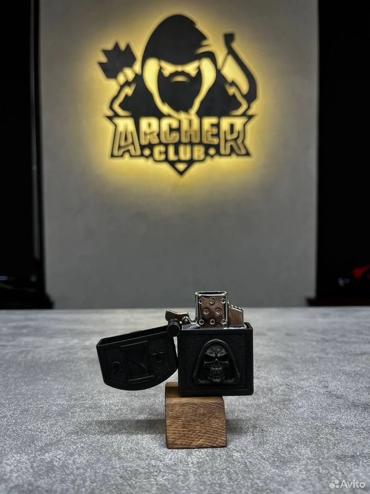 Зажигалка Bastinelli Zippo Skull Design Bronze Arm